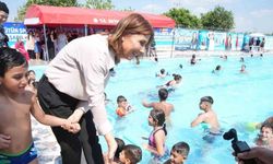 Seyhan Belediyesi yüzme havuzları ilgi görüyor