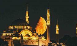 Süleymaniye Camii, yarım ay ile buluştu, ortaya kartpostallık görüntüler çıktı