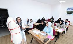 Sultangazi Belediyesi Sanat ve Mesleki Eğitim Kursları yaz aylarında da devam ediyor