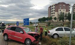 Tokat’ta otomobiller çarpıştı: 3 yaralı