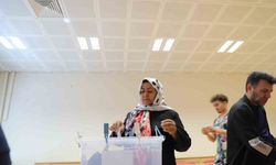 Van’daki İranlı seçmenler ikinci tur seçimleri için oy kullandı