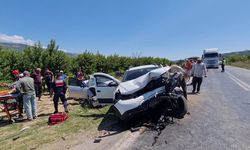 Bursa'da 2 otomobilin çarpıştığı kazada 4 kişi yaralandı