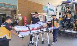 Bursa’da motosiklet ile hafif ticari araç kafa kafaya çarpıştı: 1’i ağır 2 yaralı