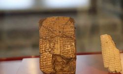 Diyarbakır Müzesi’nde sadece kadın isimlerinin yazılı olduğu 2 bin 648 yıllık ’kil tablet’ dikkat çekiyor