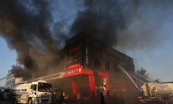 Diyarbakır’da 2. Sanayi Sitesi’nde çıkan yangın söndürüldü, 4 kişi dumandan etkilendi