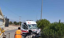 Gaziantep’te vakadan dönen ambulans tankere çarptı: 3 sağlıkçı yaralı