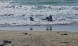 Hatay’da denizde boğulma tehlikesi geçiren 5 kişiden 2’si hayatını kaybetti