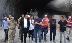 Kaymakam Demir, Tatvan Çevre Yolu T-2 Tüneli çalışmalarını inceledi