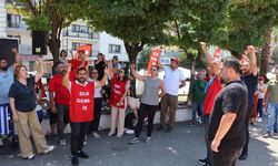 Kemalpaşa ve Çiğli belediyelerinden çıkarılan işçilerin eylemi sürüyor