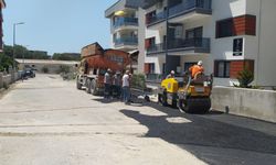 Kuşadası’nda yol yapım ve bakım çalışmaları sürüyor