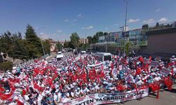 Memur-Sen Konfederasyonu’na bağlı sendikalar Bolu’dan başlattıkları yürüyüşü Ankara’da sonlandırdı
