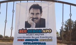 Mezarlık duvarına terörist başı Öcalan’ın posteri asıldı