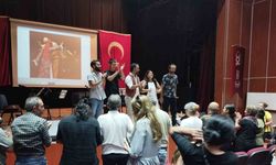 Müzisyen Umut Gündüz eşiyle birlikte Varto’da üç dilli konserini verdi
