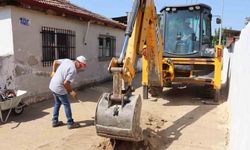 Nazilli Belediyesi İstiklal’de yolları yeniliyor