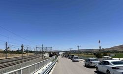 Sivas’ta lokomotif devrildi: 2 yaralı