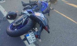 Tekirdağ’da motosiklet otomobile çarptı: 2 yaralı