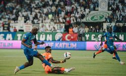 Trendyol Süper Lig: Çaykur Rizespor: 1 - Başakşehir: 1 (İlk yarı)