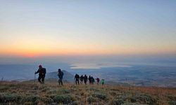 Vangölü Aktivistleri Derneği üyeleri Süphan Dağı’na tırmandı