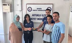 Yolda bulduğu 230 bin lira değerindeki altın bilekliği polise teslim etti