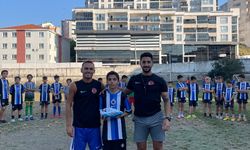 Mudanya'da futbol kulübü başarılı öğrencilerini ödüllendiriliyor