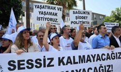 Adana’da doktora şiddet protesto edildi