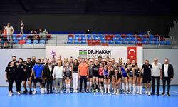 Bahçelievler’de Cumhuriyet Kupası Kadınlar Voleybol Turnuvası başladı