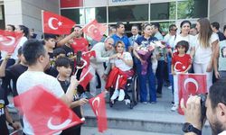 Bronz madalya kazanan milli sporcu Nazmiye Muratlı, Hatay’da coşkuyla karşılandı