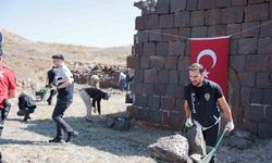 Erzurum polisinden örnek davranış