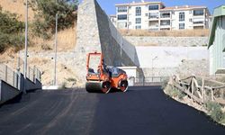 Kuşadası’nda yol yenileme çalışmaları sürüyor