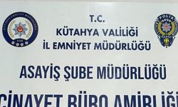 Kütahya’da uyuşturucu bulunan araçtaki 3 kişi gözaltına alındı