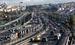 İstanbul'da haftanın ilk iş gününde trafik yoğunluğu yaşanıyor