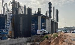 Kocaeli'de devrilen platformdan düşen 2 işçi yaralandı