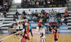 Turgutlu Belediyespor Voleybol Takımı doludizgin ilerliyor