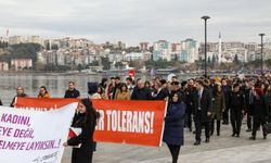 Çanakkale'de kadına yönelik şiddete karşı farkındalık yürüyüşü yapıldı