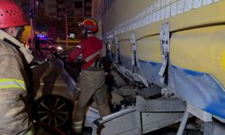 Esenyurt'ta tırın altına giren otomobilin sürücüsü yaralandı