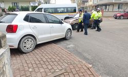 İnegöl'de bir kişinin yaralandığı trafik kazası kamerada