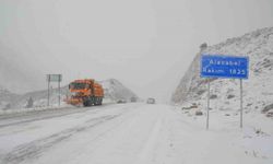 Antalya- Konya karayolunda kar yağışı durdu