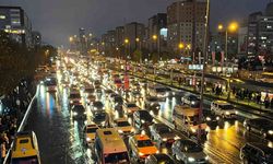 İstanbul’da haftanın son gününde trafik yüzde 90’a ulaştı