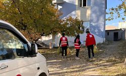 Kızılay’dan ihtiyaç sahibi ailelere kıyafet ve gıda desteği