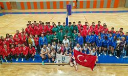 Kadın ve erkek voleybolda bölgesel lig şampiyonu SUBÜ oldu