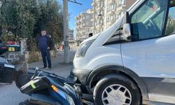 Kamyonetle çarpışan motosikletin sürücüsü yaralandı