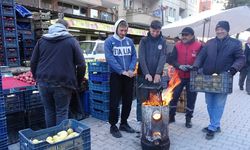 Tavşanlı pazarcıları soğuğa meydan okuyor