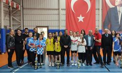 Okul sporları badminton yıldız kızlar maçları sona erdi