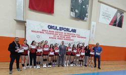 Okul sporları voleybolda yarı finalistler belli oldu