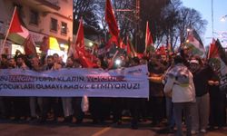 Yılın ilk gününde Gazze için binlerce kişi Galata Köprüsü’ne akın etti