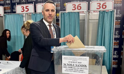 Başkan Tever kongrede oyunu kullandı