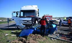 Edirne'de tırla otomobilin çarpıştığı kazada 2 kişi yaralandı
