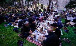 YediHilal Derneği, "Geleneksel Medine Usulü" iftar programı gerçekleştirdi