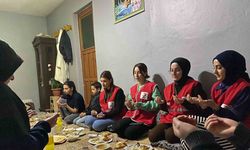 Ağrı’da Kızılay gönüllülerinden yetim ve ihtiyaç sahibi ailelerle iftar buluşması