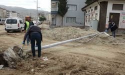 Aydınlatma direği üzerine düşen işçi yaralandı